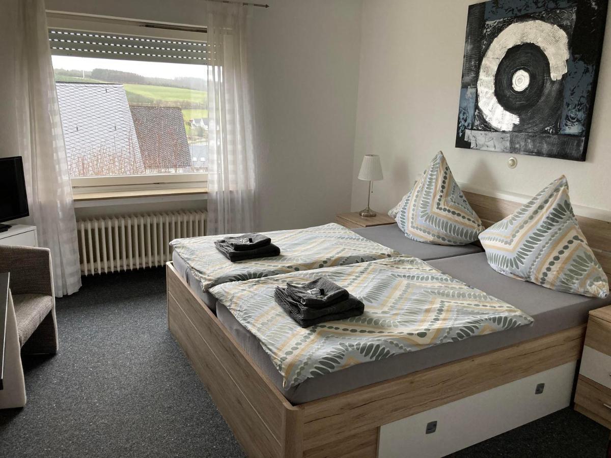 Bed & Breakfast Weisser Stein Schmallenberg Bagian luar foto